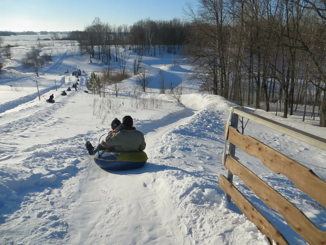 Катание на тюбингах и Ледной городок
